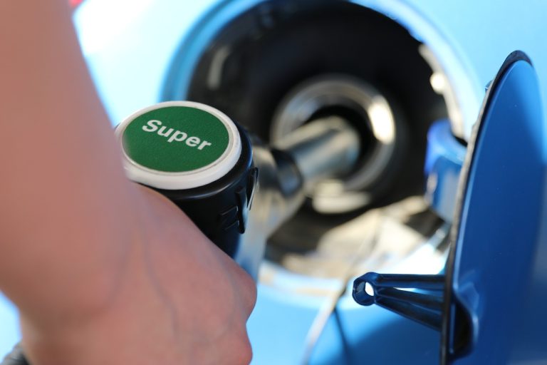 ¿Cuál es el color de la gasolina?